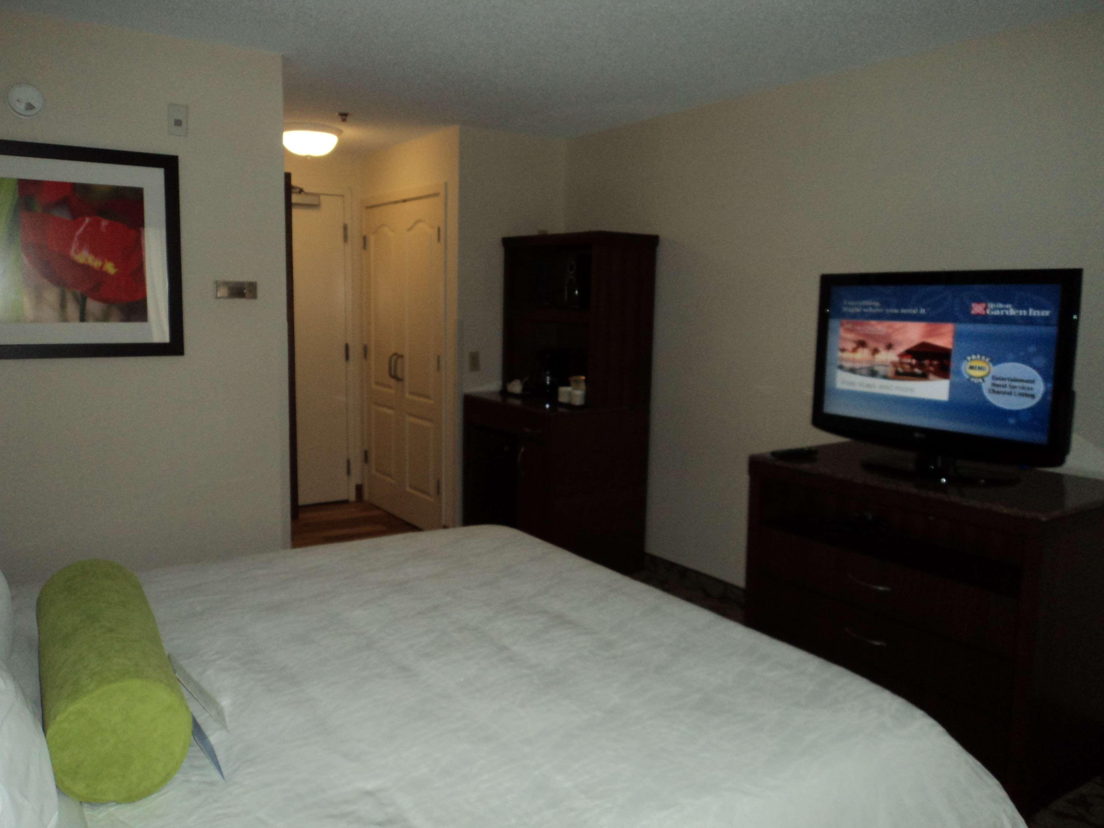 Hilton Garden Inn Columbus/Гроув Сити Стая снимка