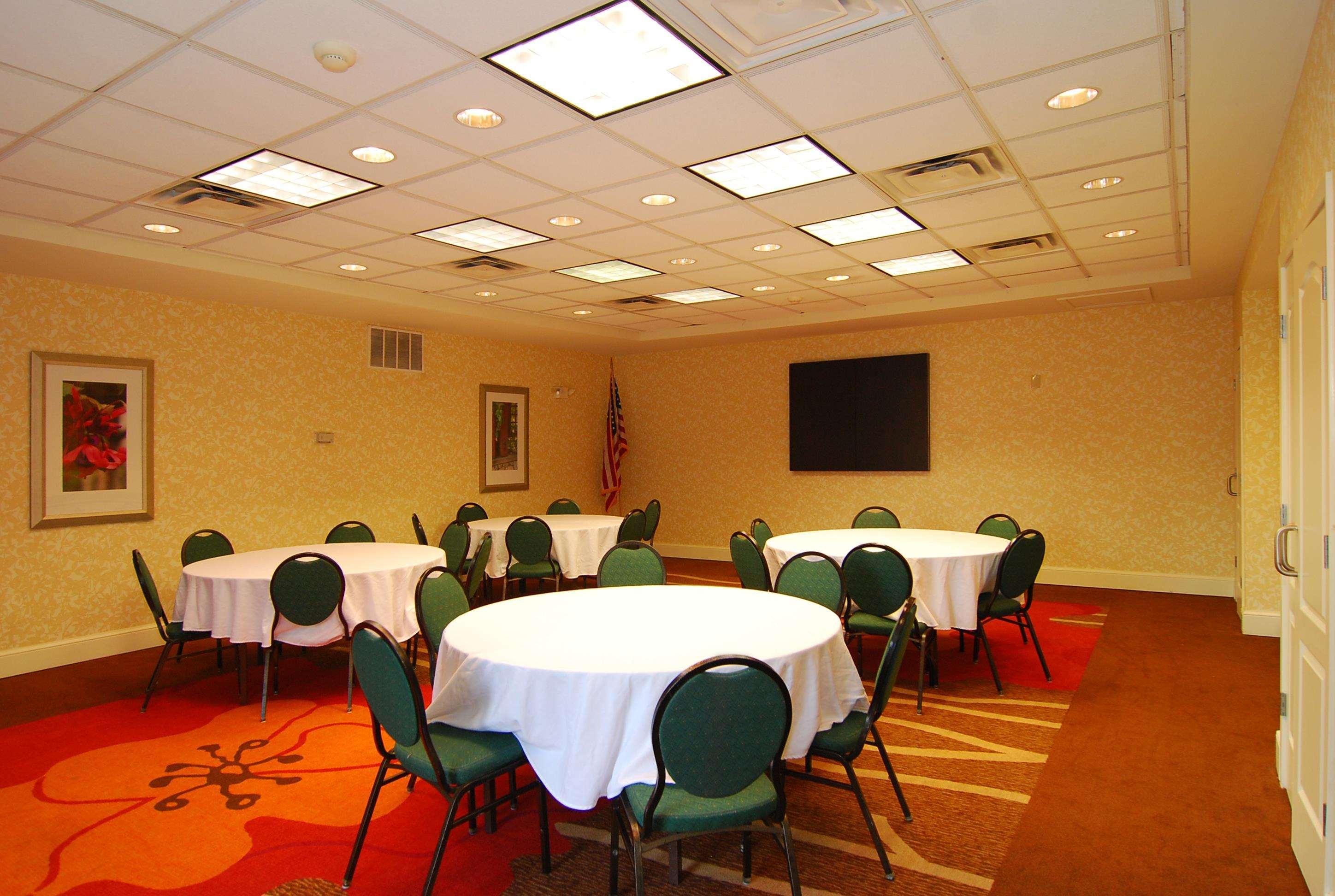 Hilton Garden Inn Columbus/Гроув Сити Екстериор снимка