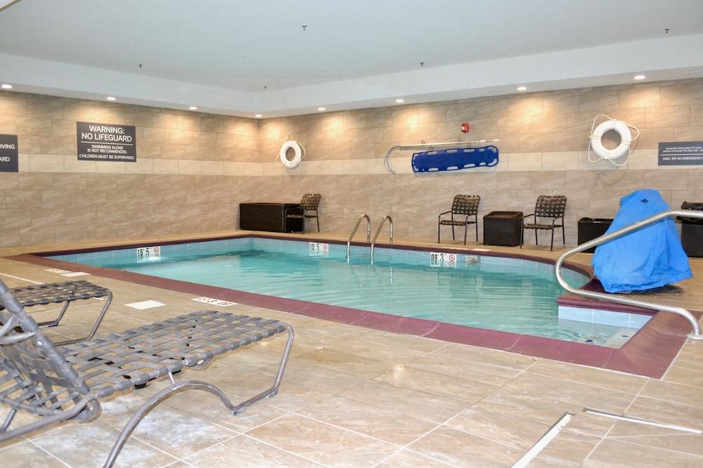 Hilton Garden Inn Columbus/Гроув Сити Екстериор снимка