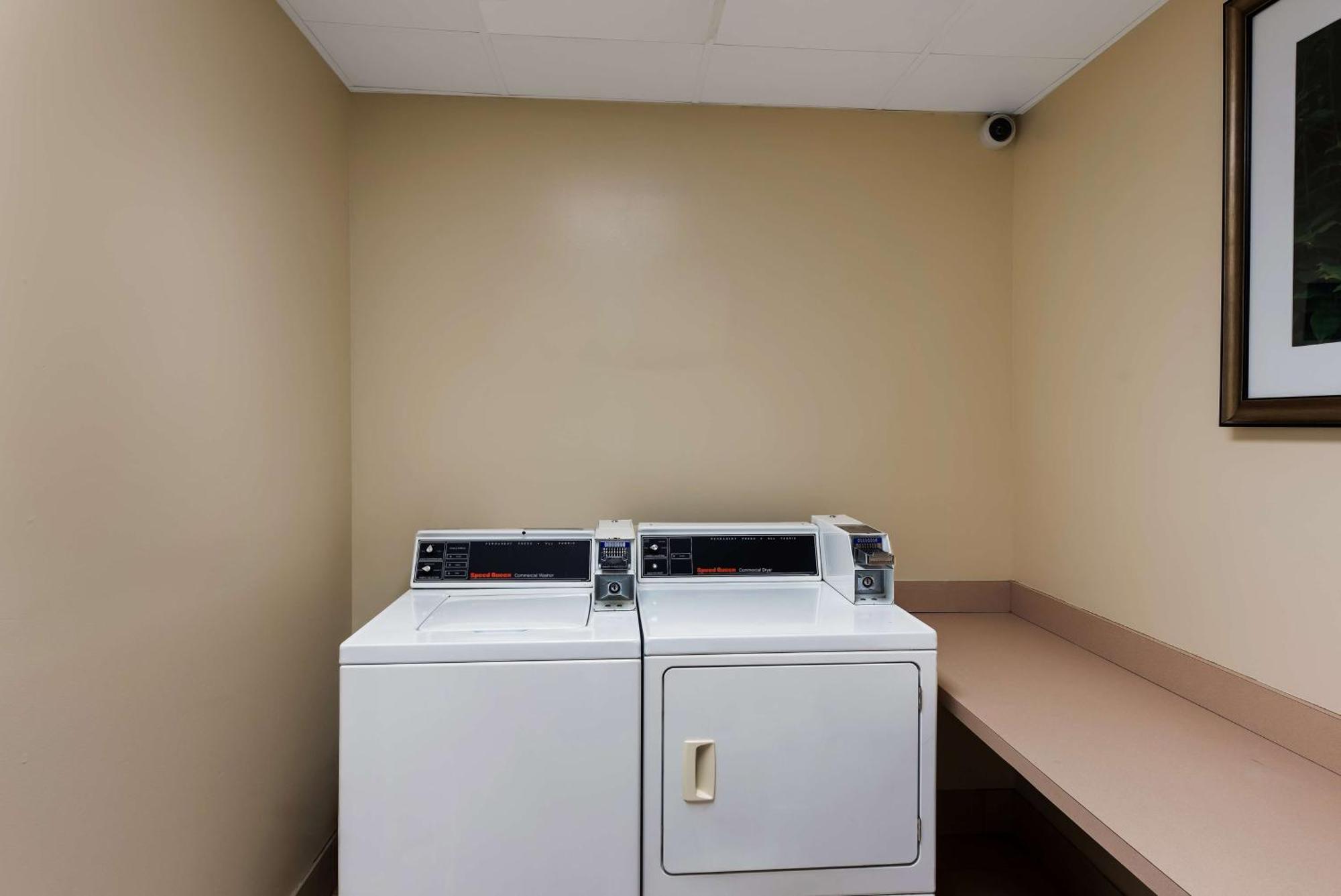 Hilton Garden Inn Columbus/Гроув Сити Екстериор снимка