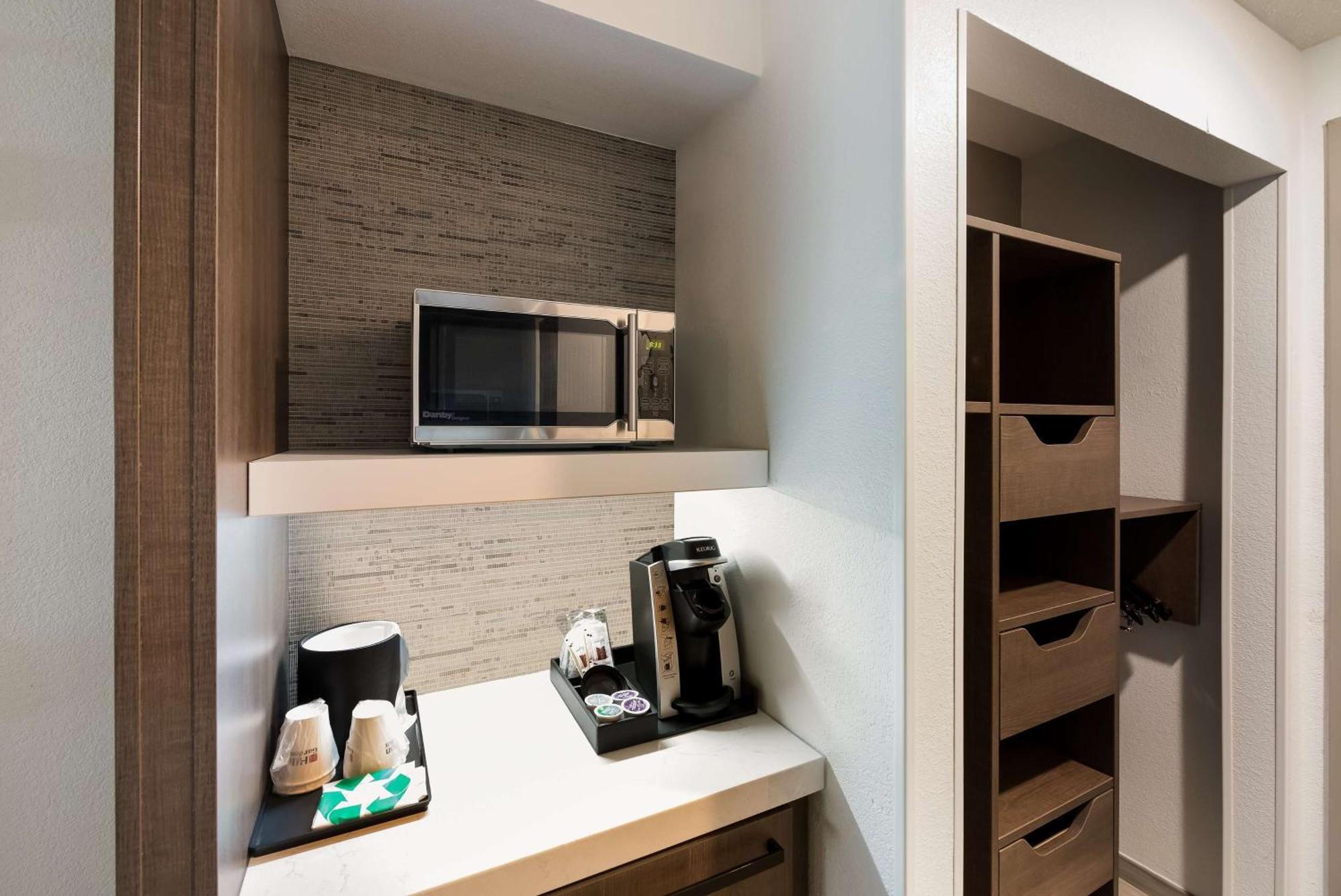 Hilton Garden Inn Columbus/Гроув Сити Екстериор снимка