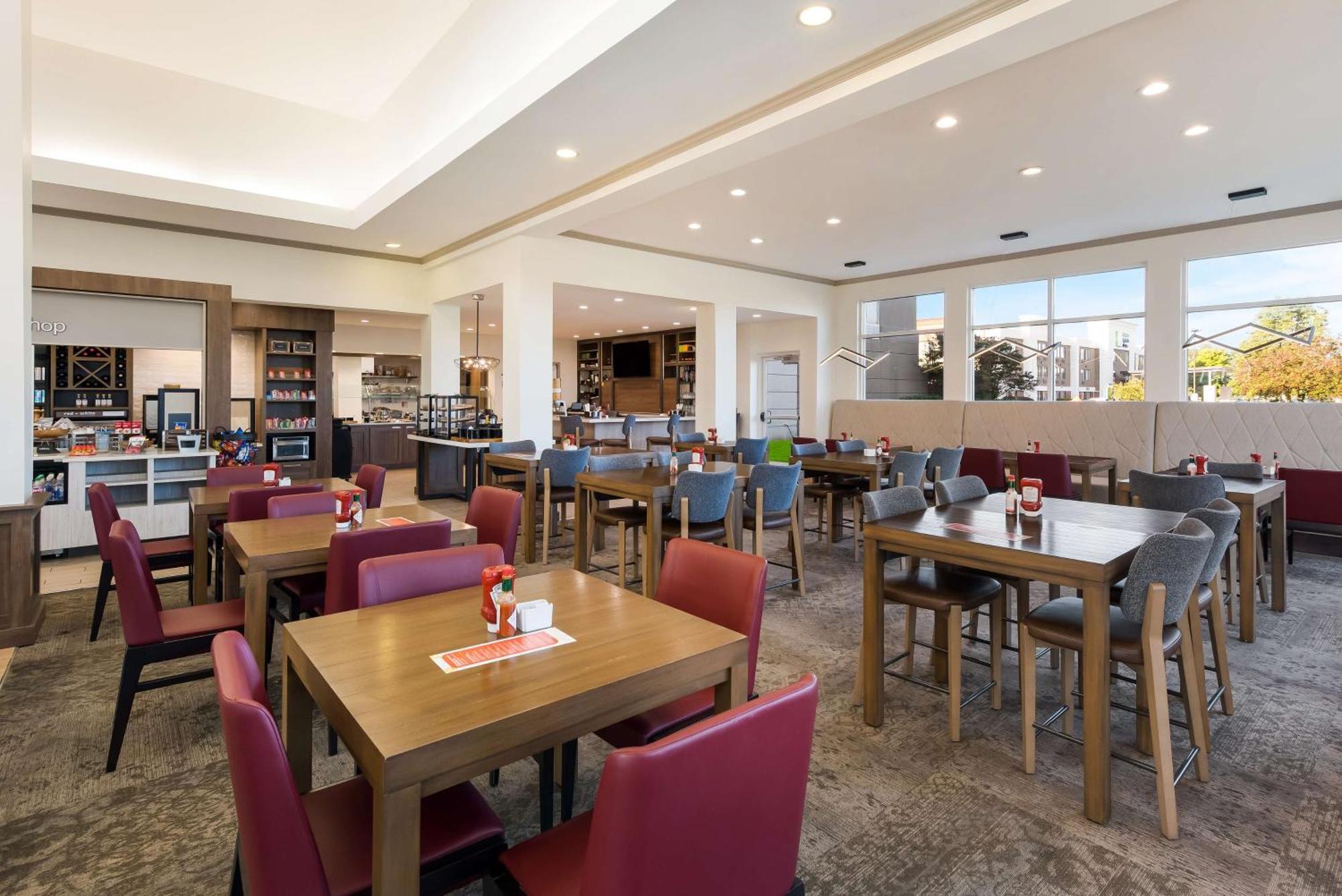 Hilton Garden Inn Columbus/Гроув Сити Екстериор снимка
