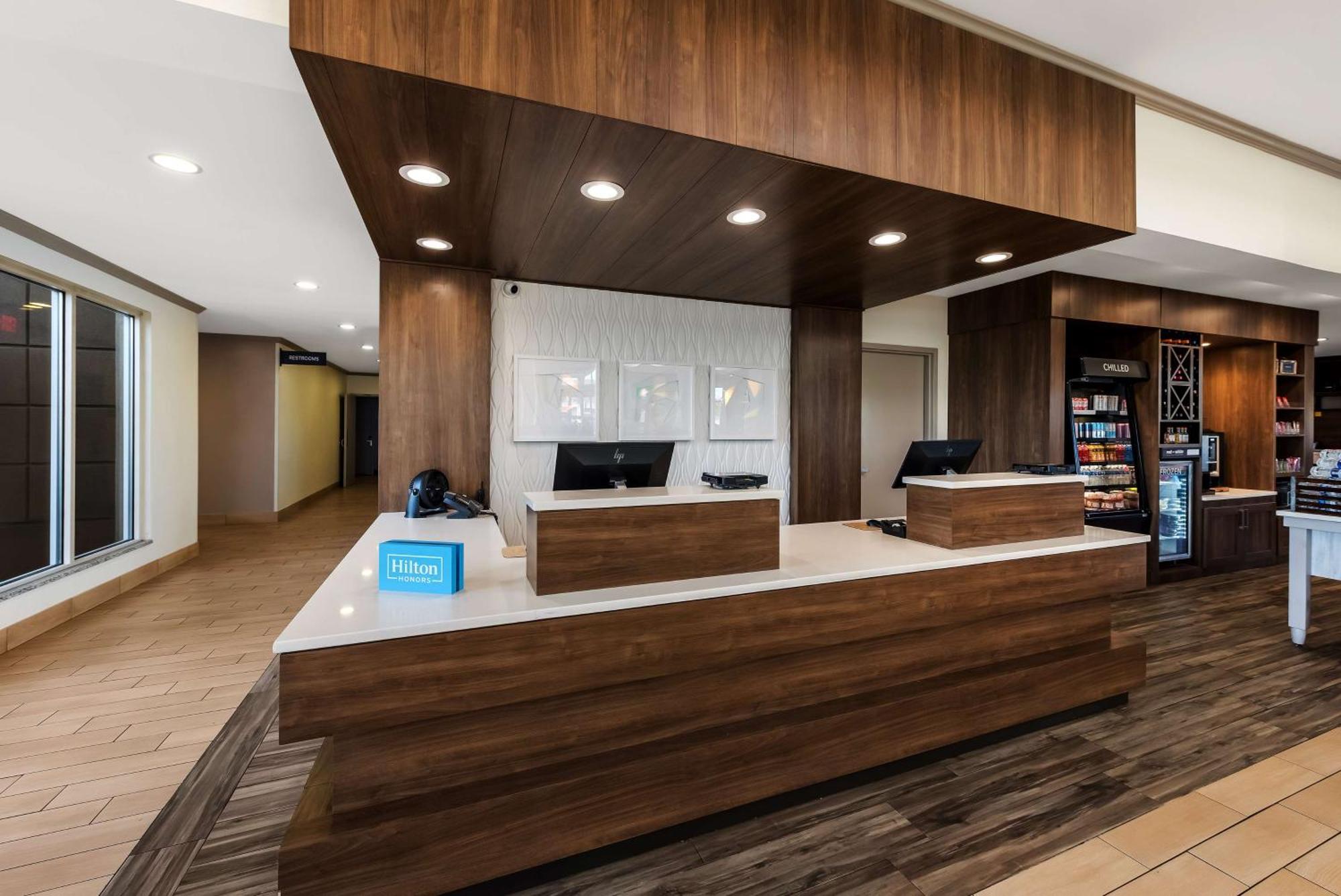 Hilton Garden Inn Columbus/Гроув Сити Екстериор снимка